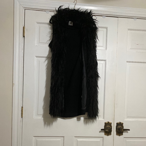 Vest - Picture 2 of 2